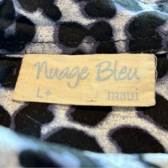 Nuage Bleu made on Maui Elegant Black, Gray and White Button Down Shirt. - Picture 11 of 11